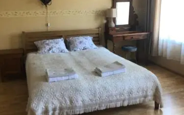 Aia Apartment