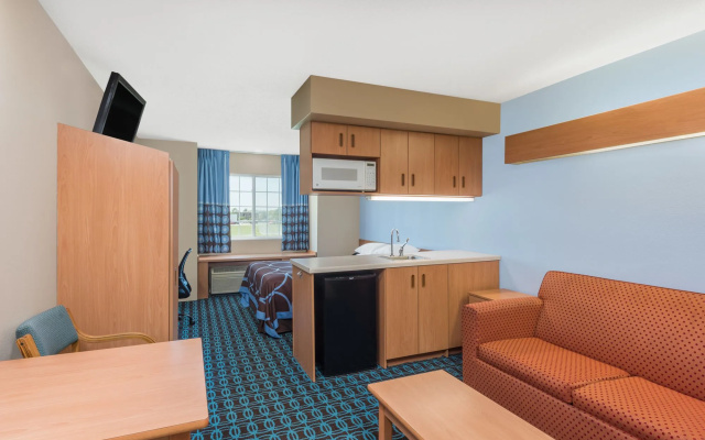 Sonesta Essential Hotels & Suites Kansas City/Blue Springs