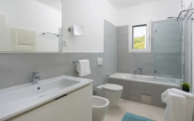 Peaceful Villa in Stanisovi With sea View