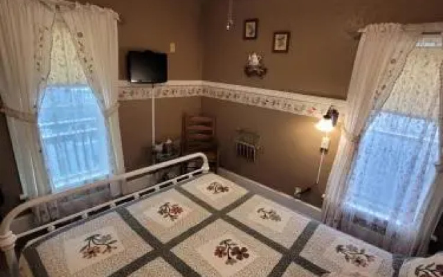 Prairie House Manor