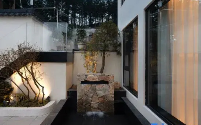 Xinzhu Shiercheng Homestay (Jiuhua Mountain Roushen Baodian)