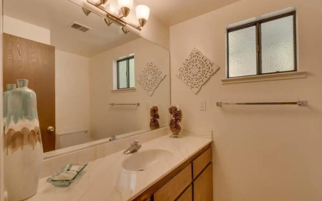 The Knotty Bear - Three Bedroom Home