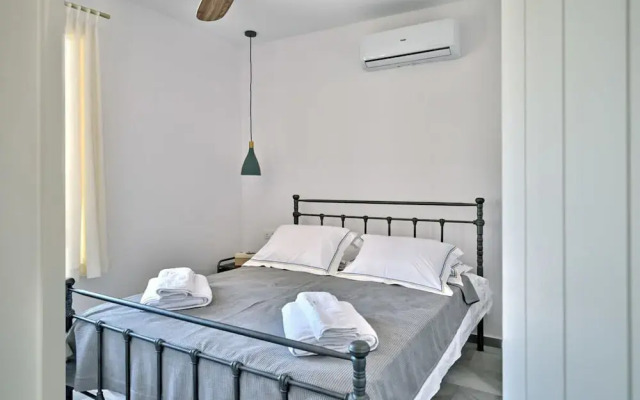 Villa Maria - Naoussa Fishes Blue Grey Suite