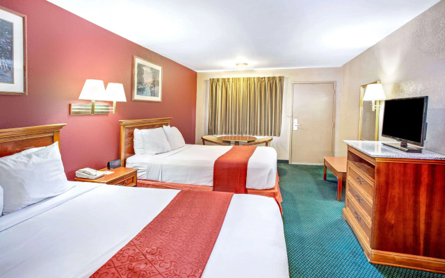 Days Inn Kennesaw
