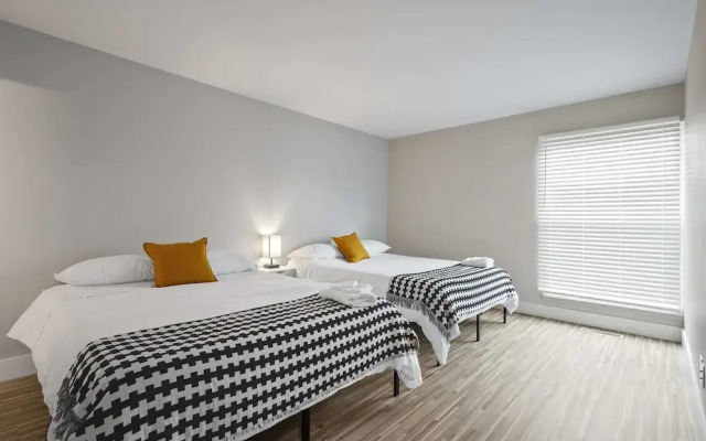 Spacious 2BR 2BA City Haven
