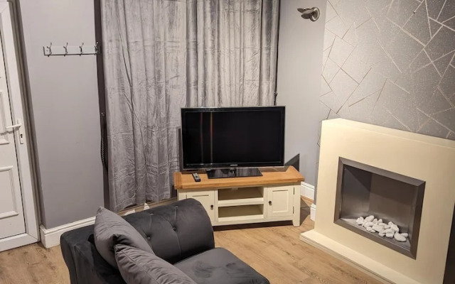 2 Bed House - Garden & Excellent Wifi