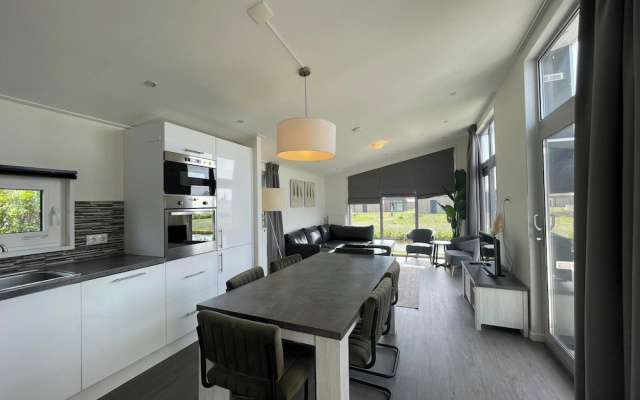 6-guest Stylish Chalet in De Rijp