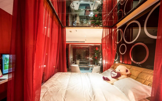 Wuhan Nine-Tailed Fox Art Hotel
