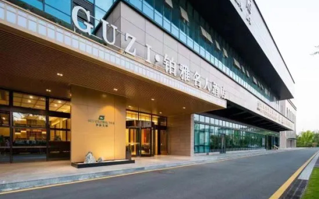Platinum Celebrity Hotel