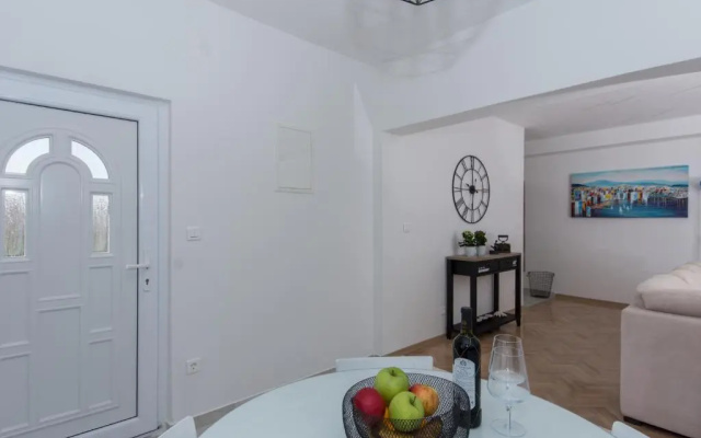 Apartment Mika1