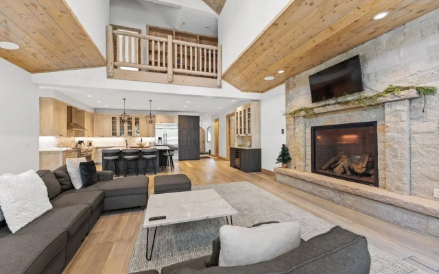 11 Riverwood Drive