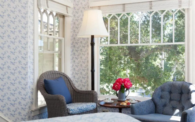 Cheshire Cat Inn & Cottages