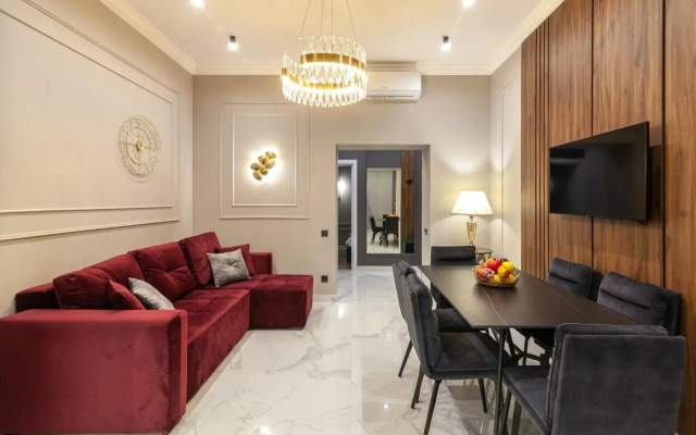 LEOGRAND Apartment on Svobody Avenue 43