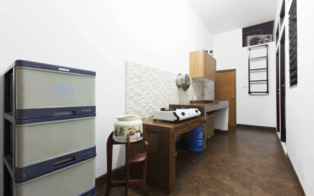 OYO Life 1609 Rawasari Residence