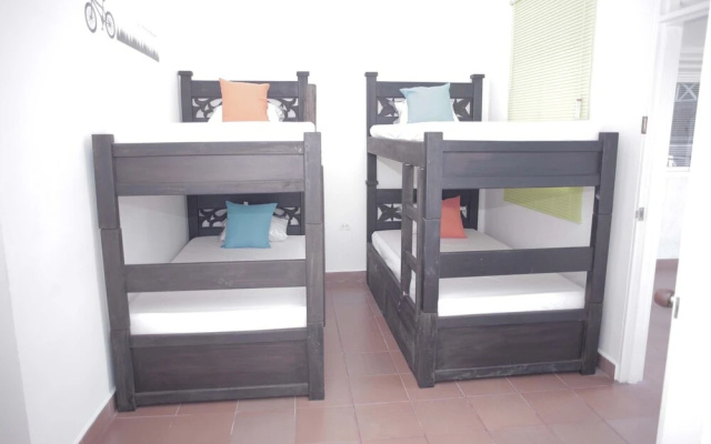 Tropica Hostel