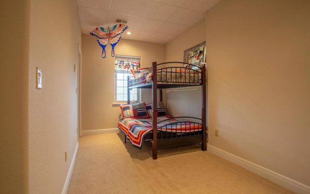 Turtle Ridge 5 Bedrooms 4.5 Bathrooms Home