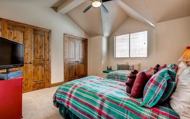 Queen Esther 2425 by Park City Lodging
