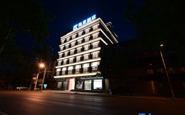 LuLiang Gloria Hotel