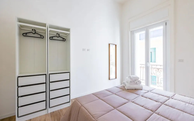 Sunny Panoramic Apartment by Napoliapartments
