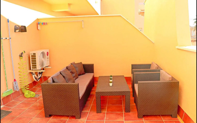 Apartamento en segunda linea, con piscina comunitaria