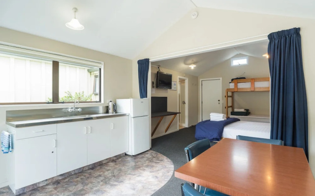 Kaiteriteri Reserve Cabins