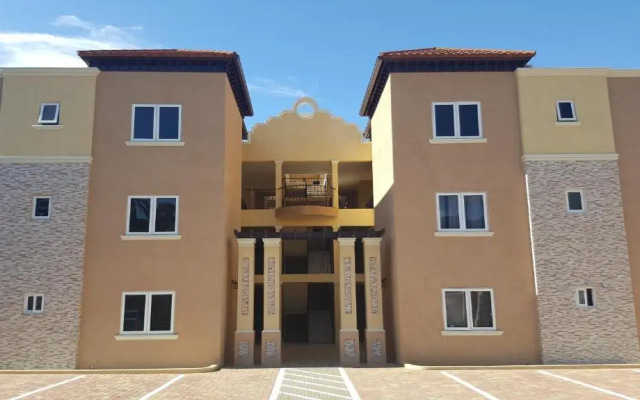 Apt 12, Executive Suites JA - Palms