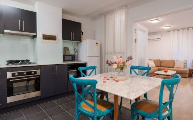 Brunswick 1BR: City & Comfort w/ Free Parking