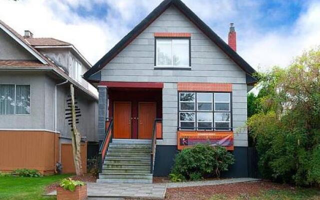 Отель Commercial Drive Accommodations Канада, Ванкувер - отзывы, цены и фото номеров - забронировать отель Commercial Drive Accommodations онлайн вид на фасад
