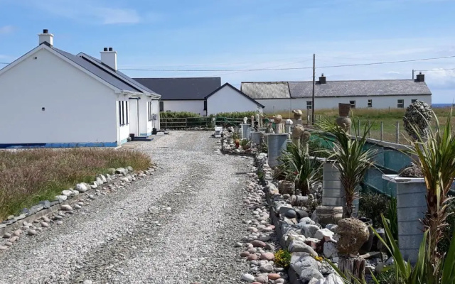 Malin Head SolasTobann ArtHouse Room 1 En-suite