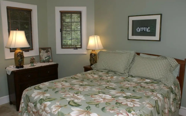 Moss 3 Bedrooms 2.5 Bathrooms Home