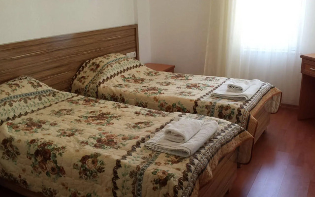 Pinus Otel