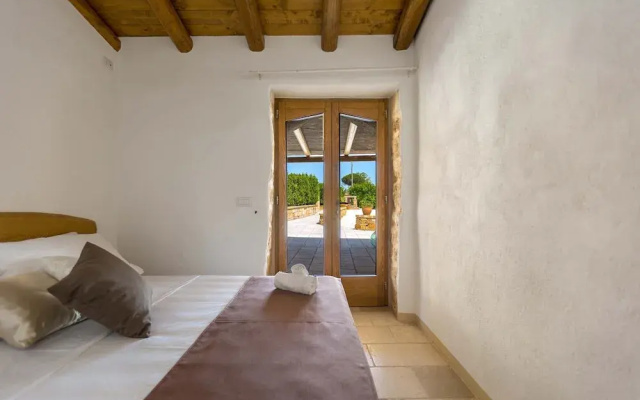 2474 Villa Vanda