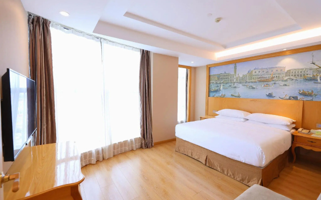 Vienna International Hotel (Shanghai Songjiang Development Zone Sports Center Metro Station)