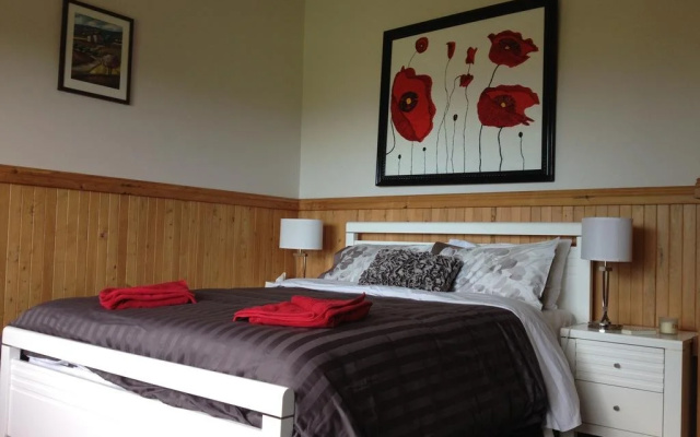Waratah Lodge