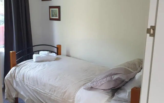 Little Unknown Bach at Taka - Takamatua Holiday Home