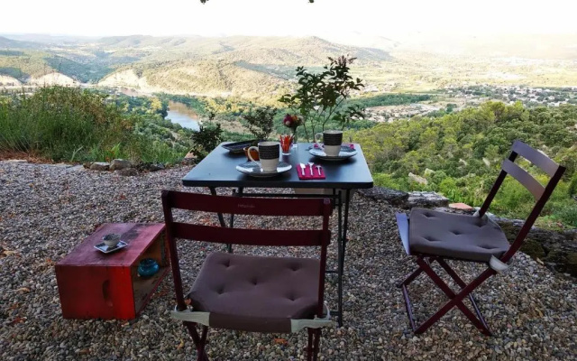 le rocher de Sampzon