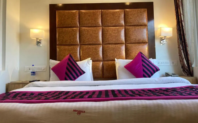 Hotel Guru Surbhi