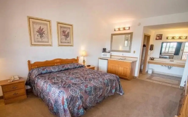Bullwinkles Rustic Lodge