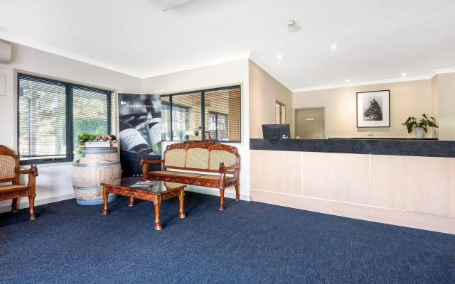 Hawkesbury Race Club Motel