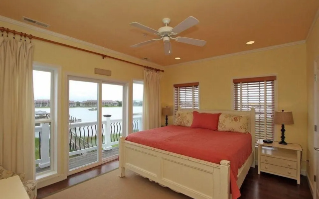 124 Waters Edge
