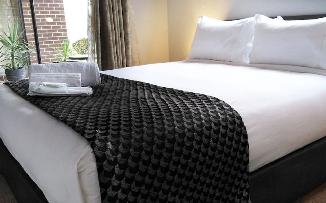 Lakeside Retreat & Business