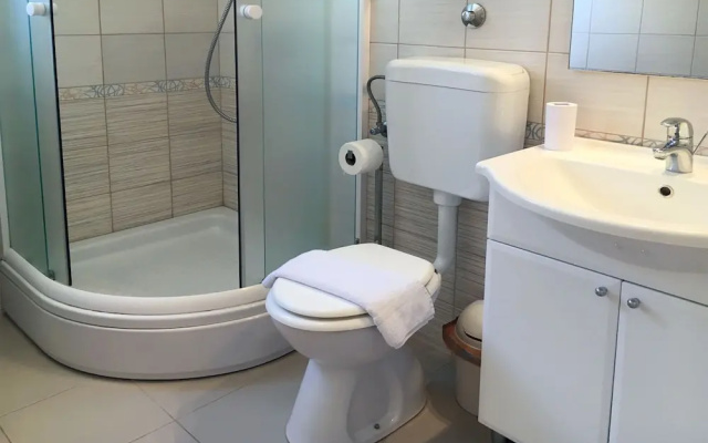 Spacious Apartment in Novalja near Sea