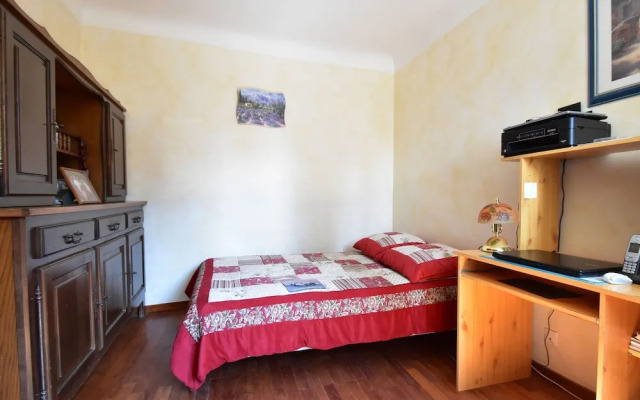 Stunning Villa Near Regusse With Private Swimming Pool