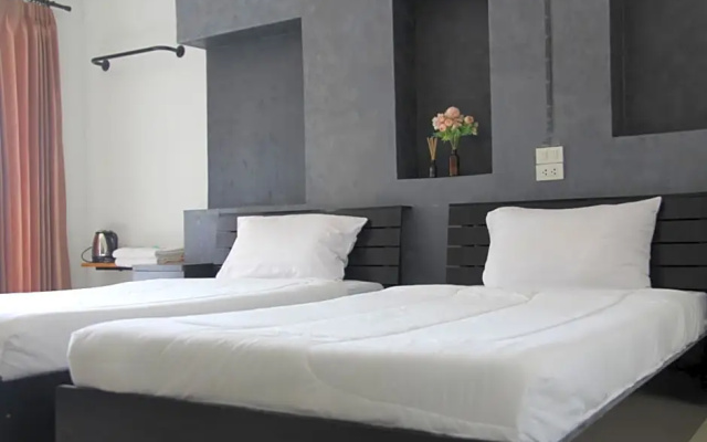 พีลาตุส อพาร์ทเม้นท์ (Pilatus Apartment)
