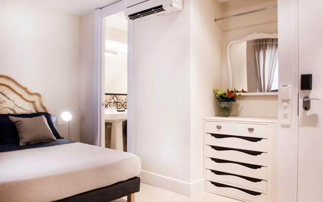 Pillow Town House with Terrace