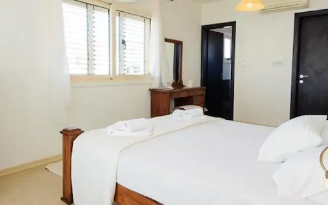 Rent Private Villa 015