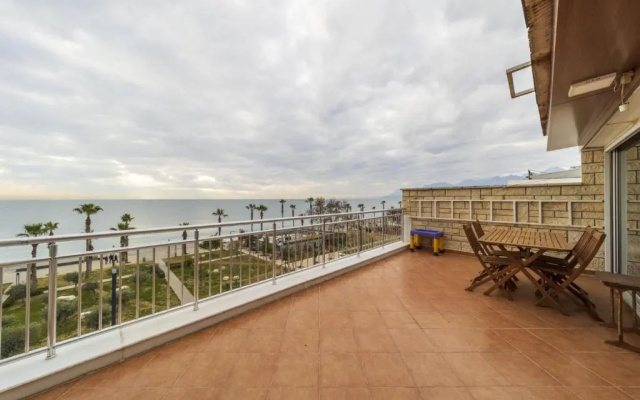 Flat With Terrace Next To Konyaalti Beach