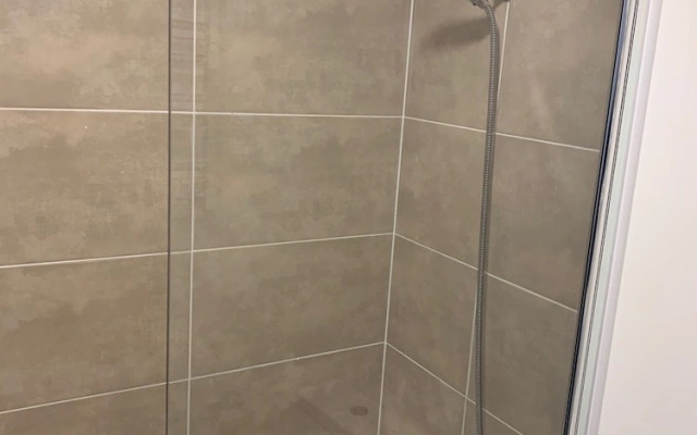 Top Floor - Serviced Apartments