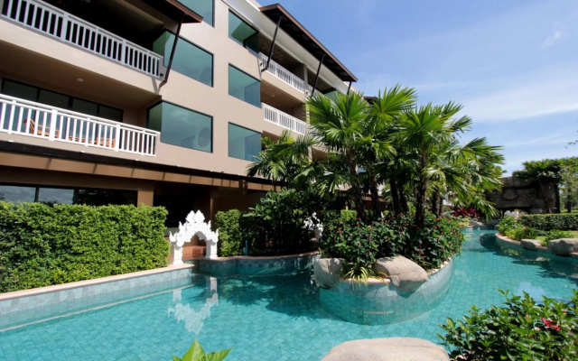 Курортный отель Maikhao Palm Beach