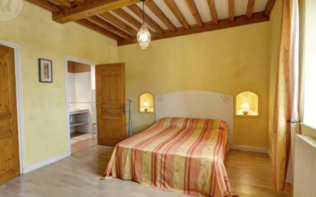 Gîte Chalain-le-Comtal, 5 pièces, 10 personnes - FR-1-496-48